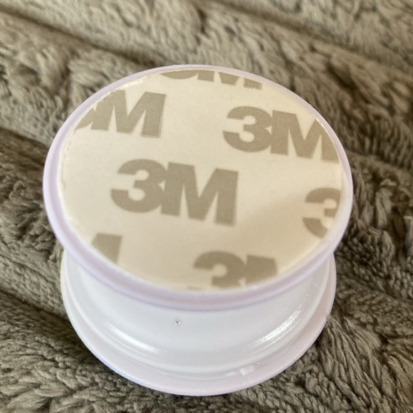 FIVE Corona cell phone 📱 grip kick stands
swappable 📲 NWOT (5) FIVE. You get 5 😊 - Picture 5 of 12